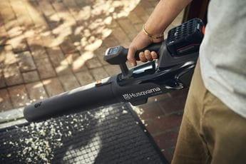 Husqvarna Aspire™ B8X-P4A Løvblæser m/ Batteri og Lader