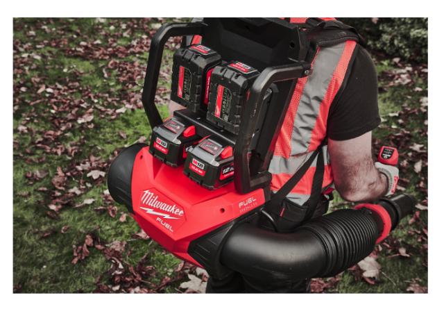 Milwaukee M18 F2BPB-0 FUEL Rygbåren Løvblæser uden Batterier og Lader