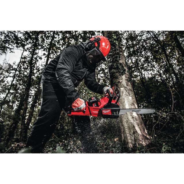 Milwaukee M18 FCHSC-0 30CM M18 FUEL™ Kædesav med kulfri POWERSTATE™ motor uden batterier og Lader