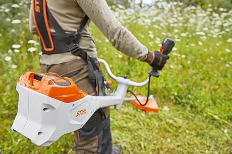 Stihl FSA 135 Buskrydder m/Savklinge u/Batteri og Lader