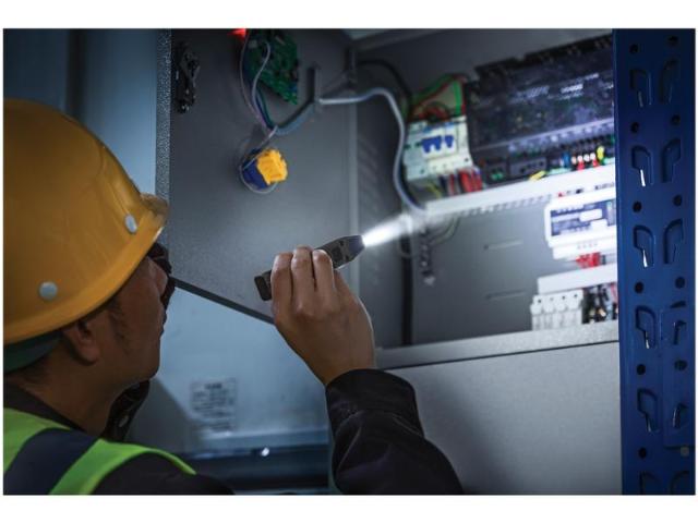 Kompakt genopladelig LED-inspektionslommelygte